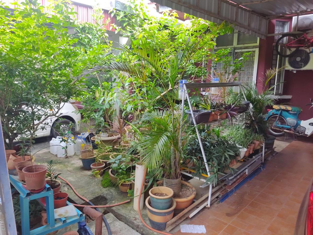 Singgahan Keluarga Jitu จิตรา ภายนอก รูปภาพ