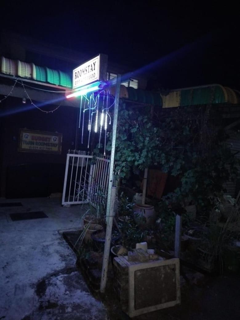 Singgahan Keluarga Jitu จิตรา ภายนอก รูปภาพ