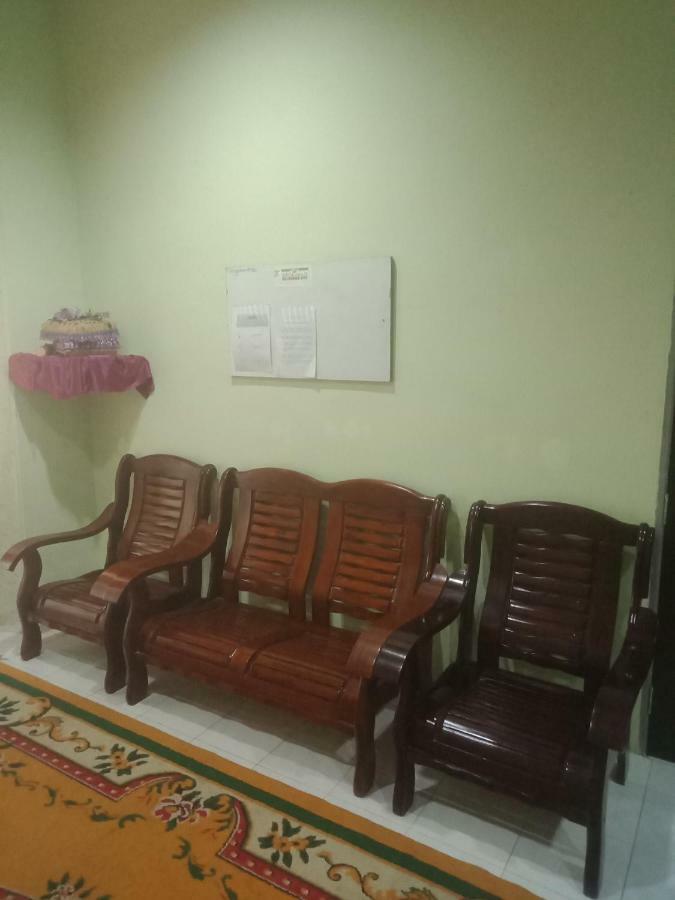 Singgahan Keluarga Jitu จิตรา ภายนอก รูปภาพ