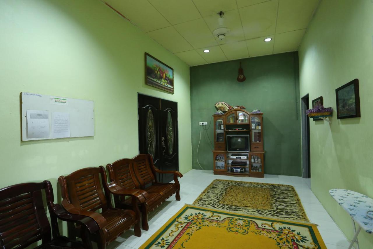 Singgahan Keluarga Jitu จิตรา ภายนอก รูปภาพ